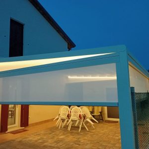 Pérgola técnica tensada con cortavientos